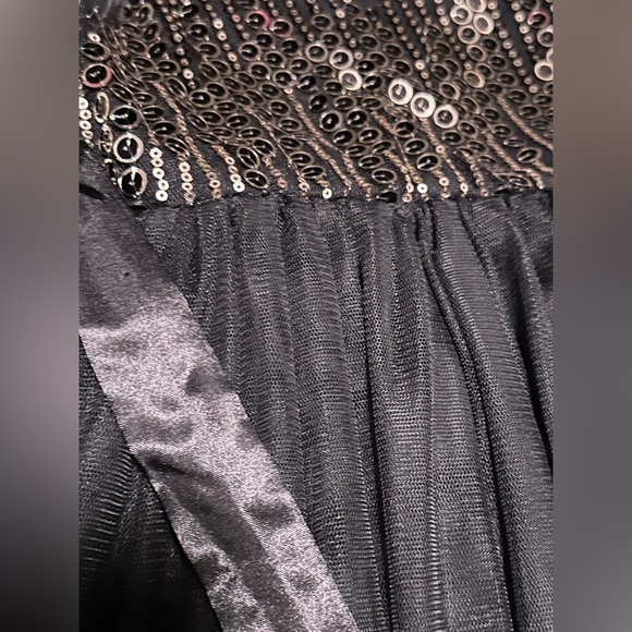 Popatu Sequin and Tulle Dress - Picture 3 of 7